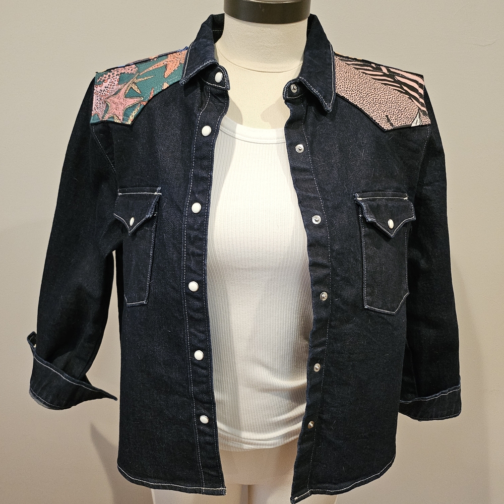 Levi's Dark Denim Jacket With Patterned Shoulders - image 3